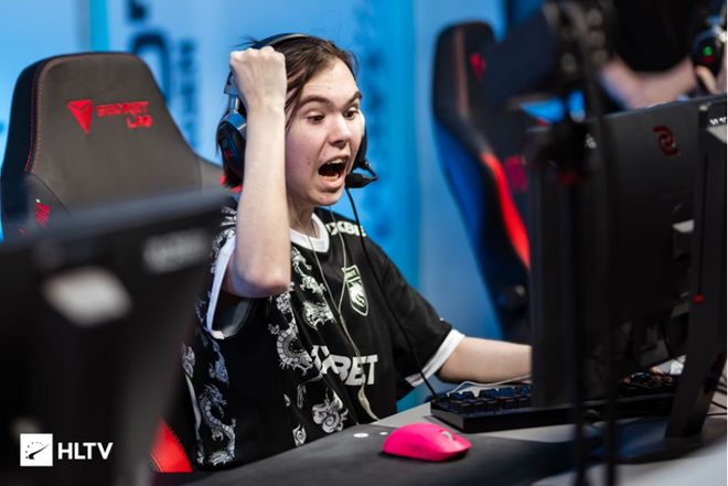 该市的老年 该市的老年