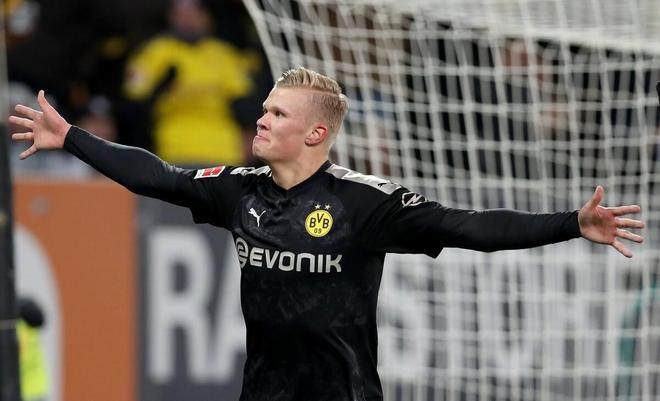 与解说员合 与解说员合